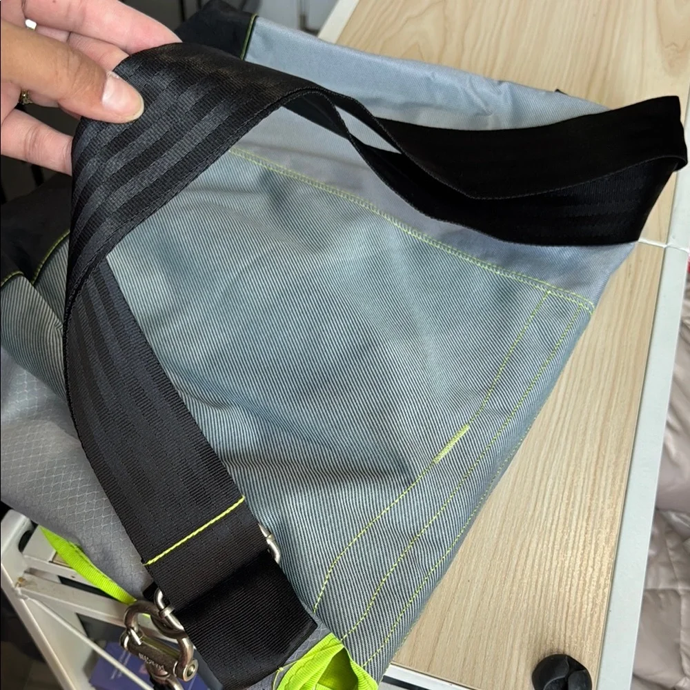 III parcel this messenger